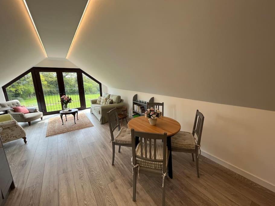 Апартаменты The Stable, Grove End Farm Петвёт Экстерьер фото